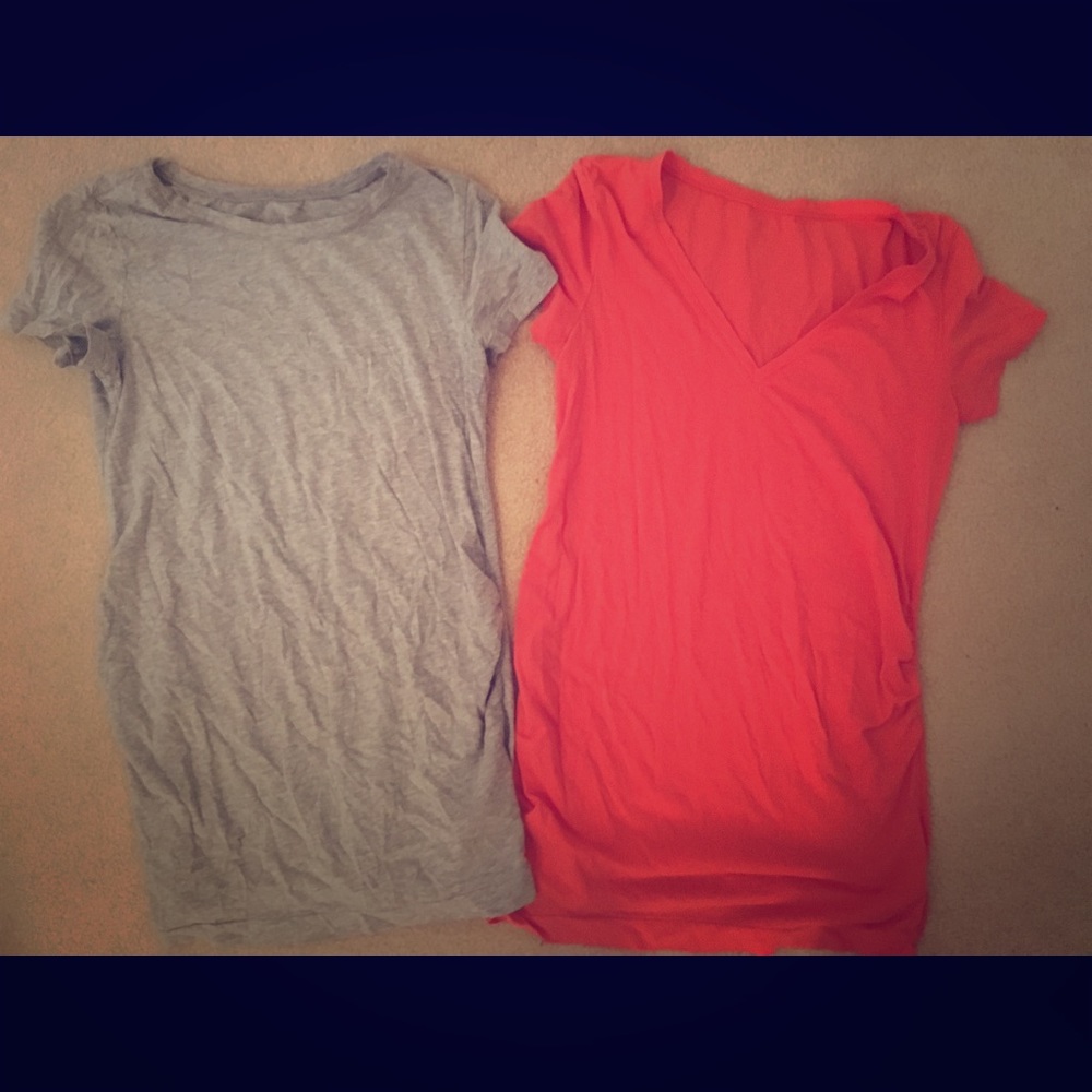SOLD Gap maternity tees tops shirts vneck - XS